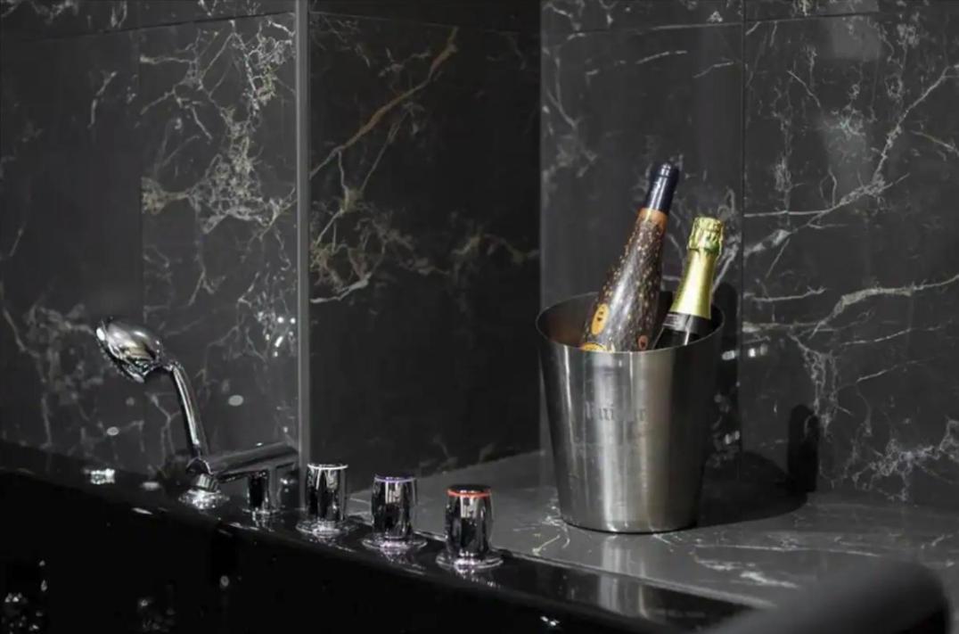 Magnifique Avec Sauna Et Jacuzzi Apartment *